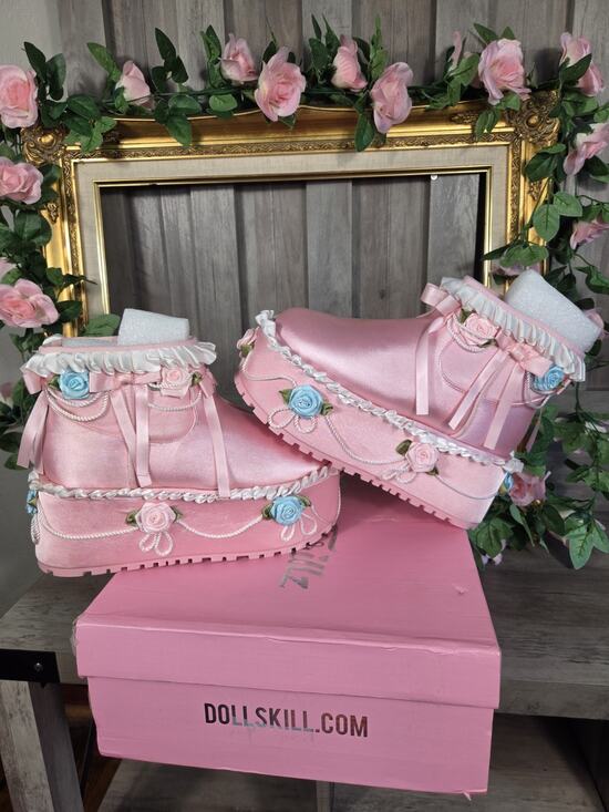 Dolls Kill Shoes - Dolls Kill Elsa Cake Bootie Pink Platform Boots Women's US 7 Lolita Coquette